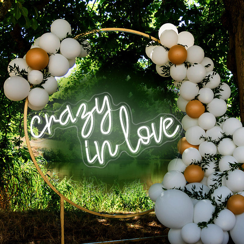 Crazy in Love neon light - neonpartys.co.uk