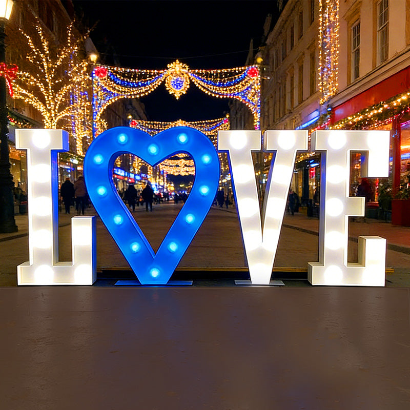 'LOVE' Lighting Bulbs Led Sign